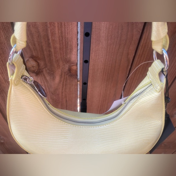 Kendall + Kylie Shoulder Bag - Picture 5 of 12